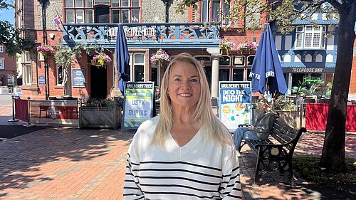 Diane outside the Mulberry Tree Inn
